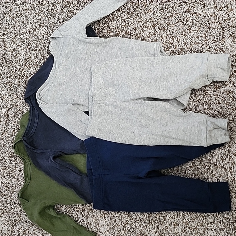 5 Pcs. Carters 6-9 Month Baby Clothes